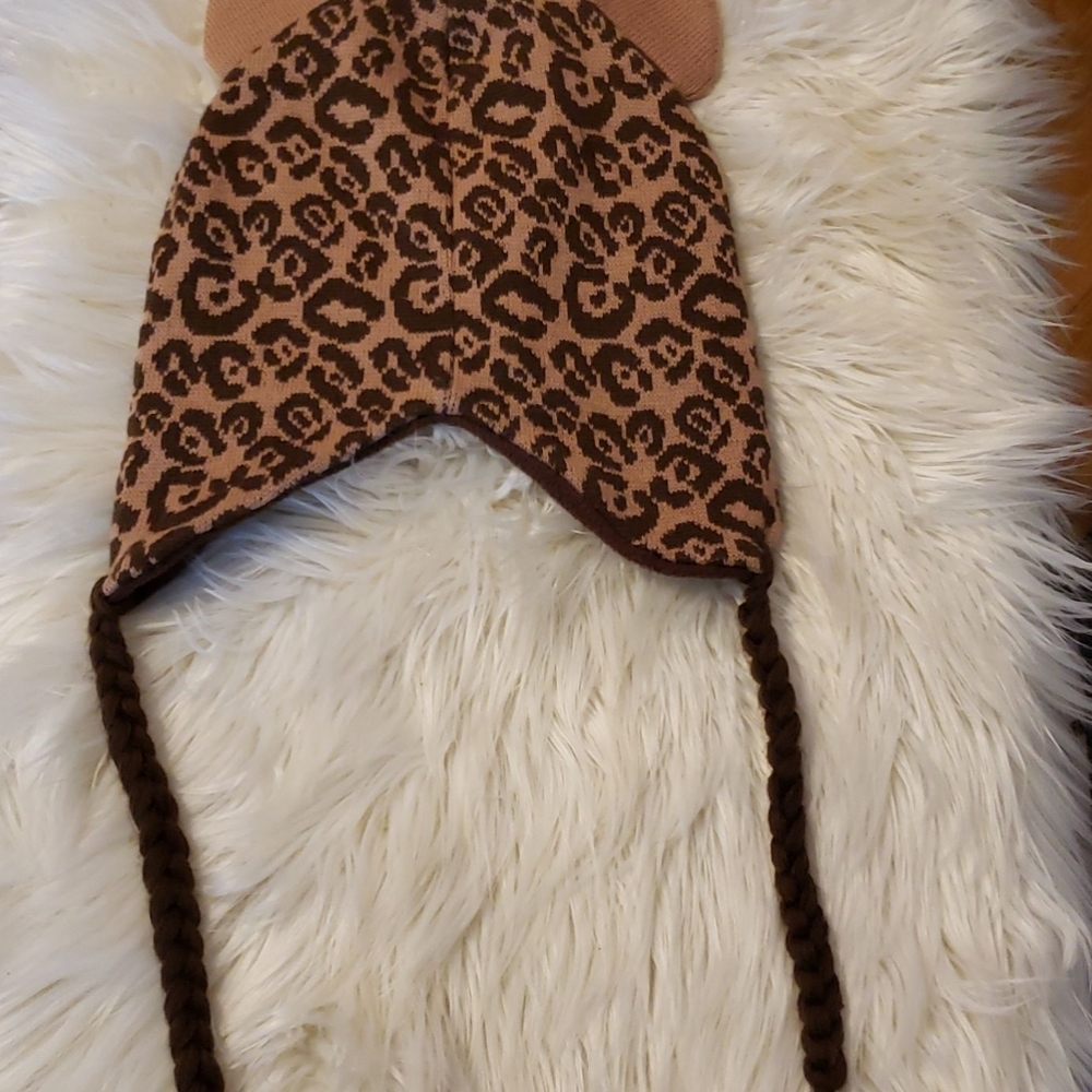 Leopard winter hat - Picture 2 of 2